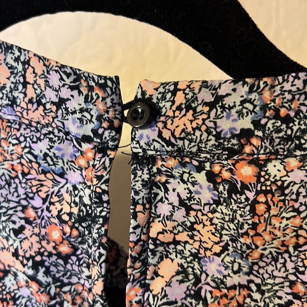 Flower blouse for work - Picture 3 of 3